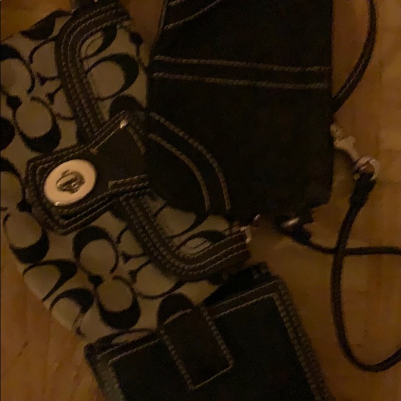 Handbags - Wristlet/Wallet
